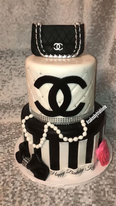 chanel bag cake pinterest|Chanel bag cake topper.